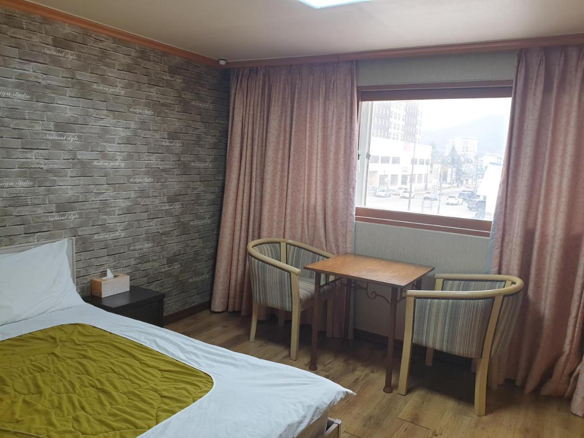 Green And Blue Hotel Pyeongchang Luaran gambar